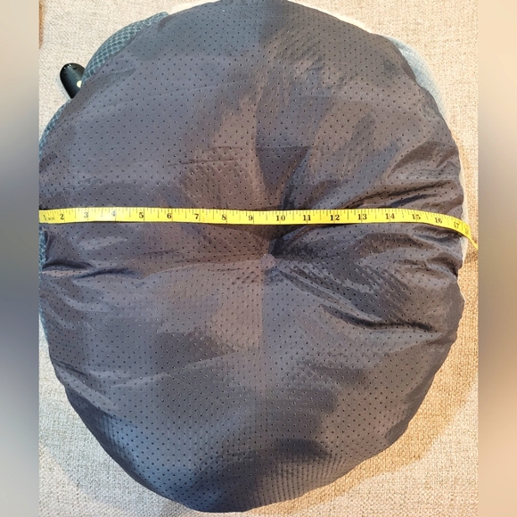 NWOT pet bed - Picture 5 of 6